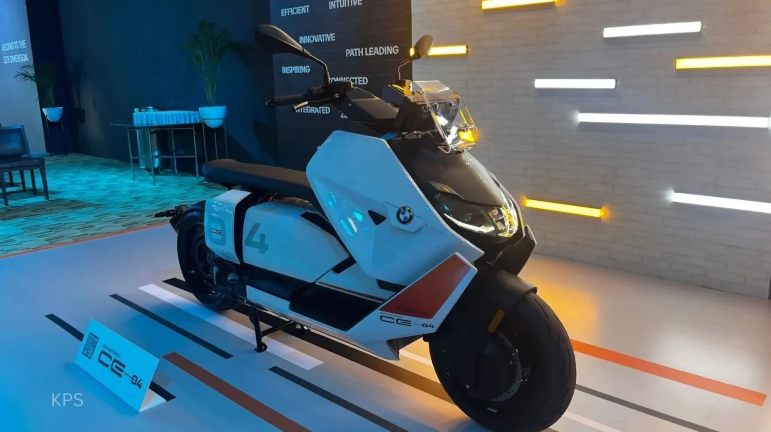 BMW CE 04